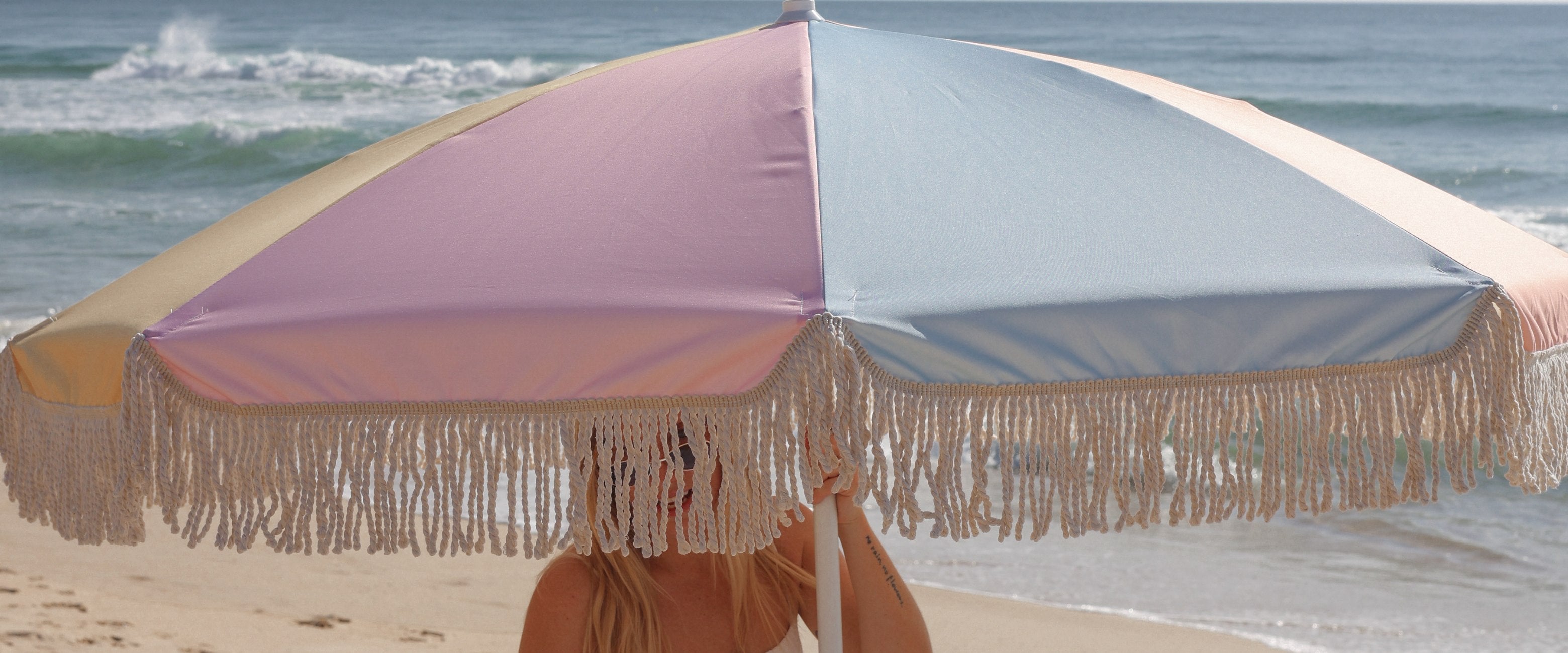 best-beach-umbrellas-australia_cd859c5a-391a-41b8-be83-94f1494dd13e.jpg