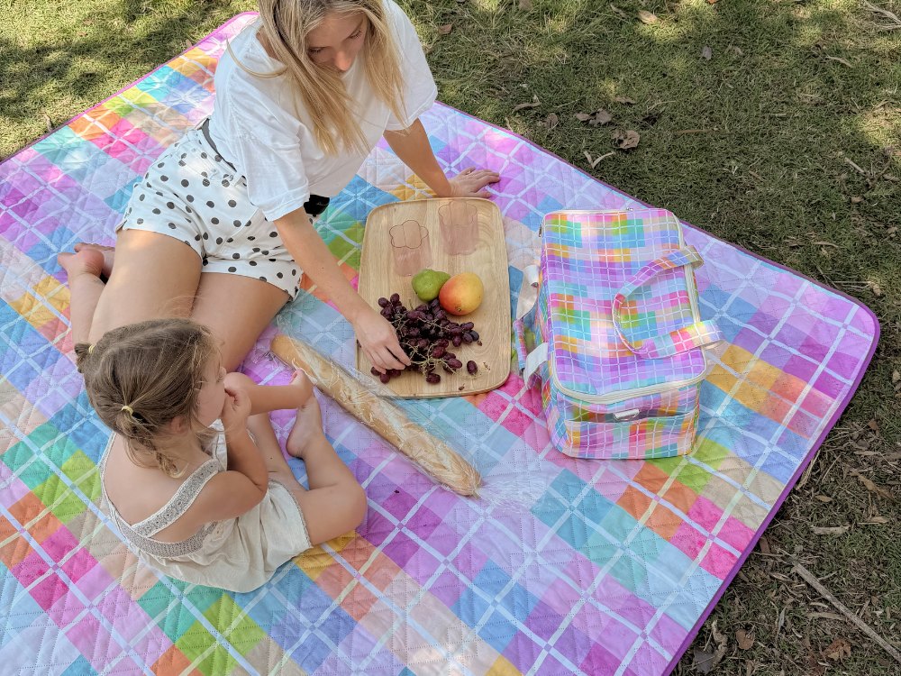 best-waterproof-picnic-blankets-1.jpg