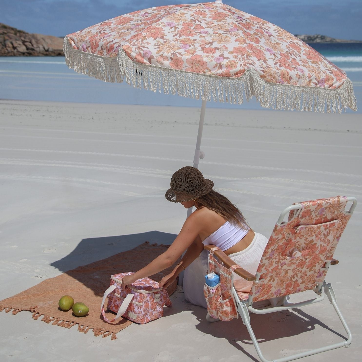 jardin-beach-umbrella-2_de20f0d0-2b2d-4430-b131-d5fc3f743ac9.jpg