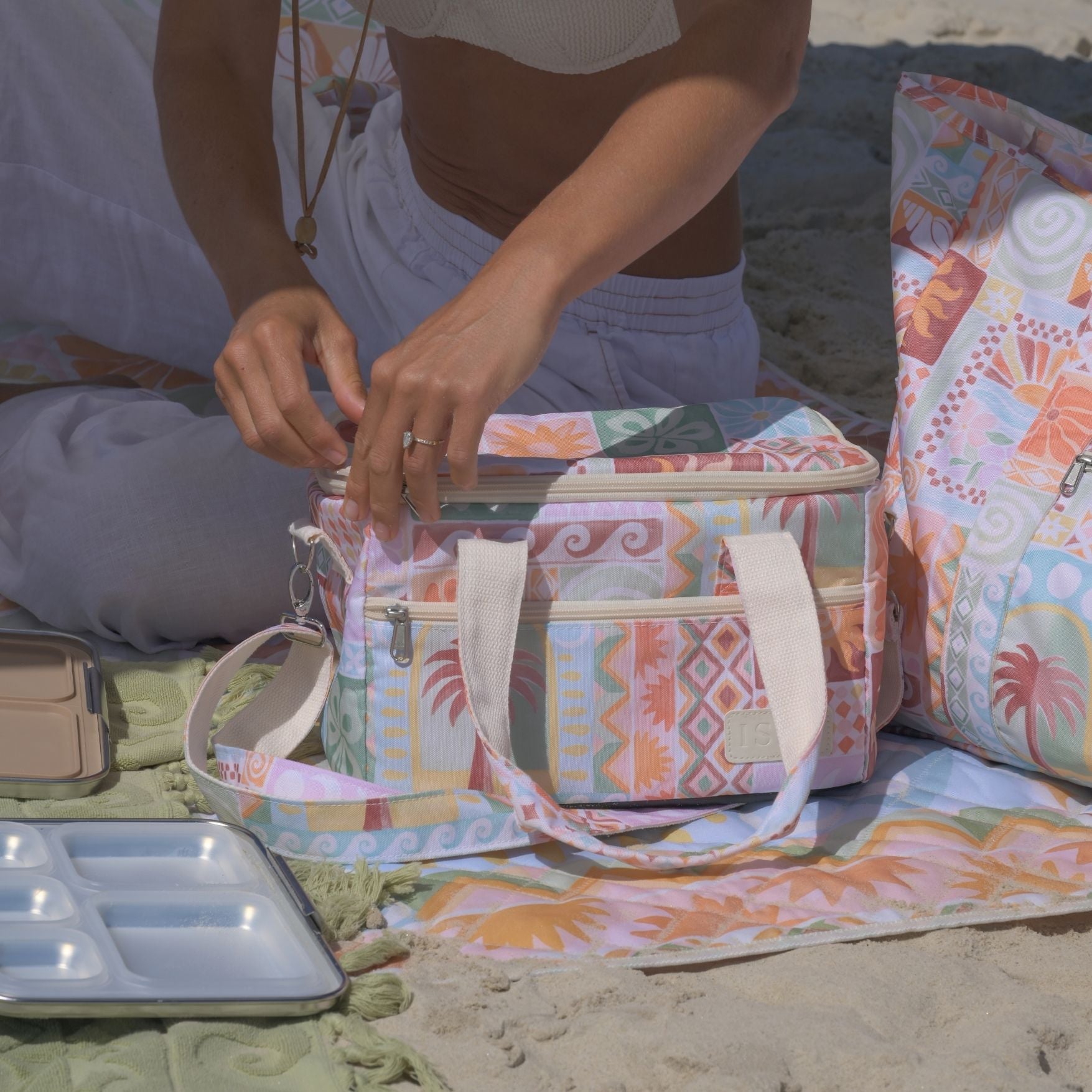 palma-small-cooler-bag-03.jpg