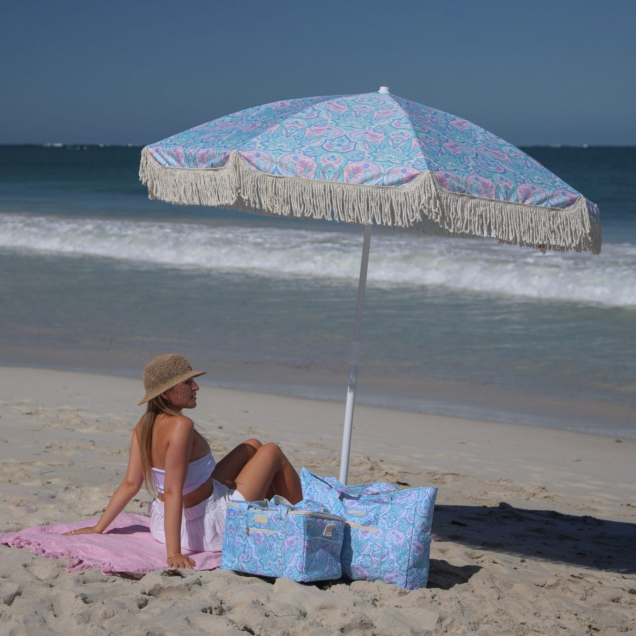 tide-beach-umbrella-1_6ffdab18-2474-4745-ad4f-15576fd8908f.jpg