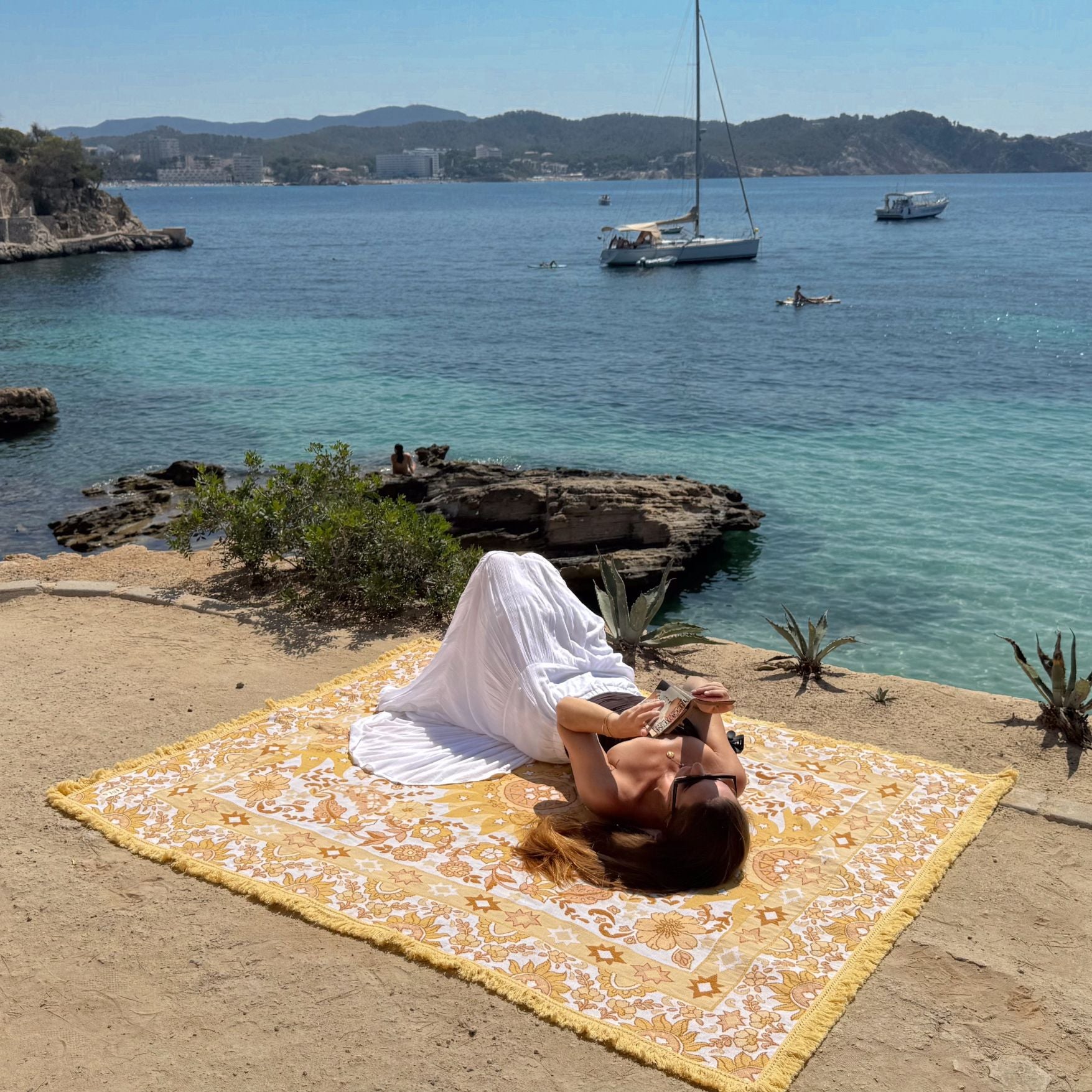 Vacanza Woven Picnic Rug XL